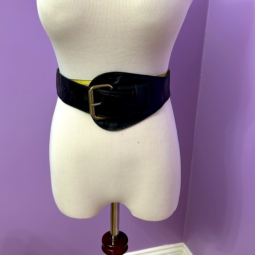 J J Winters Good Pre-Owned Condition Made In U S … - image 1